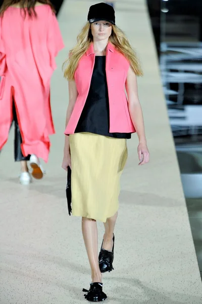 Look 30